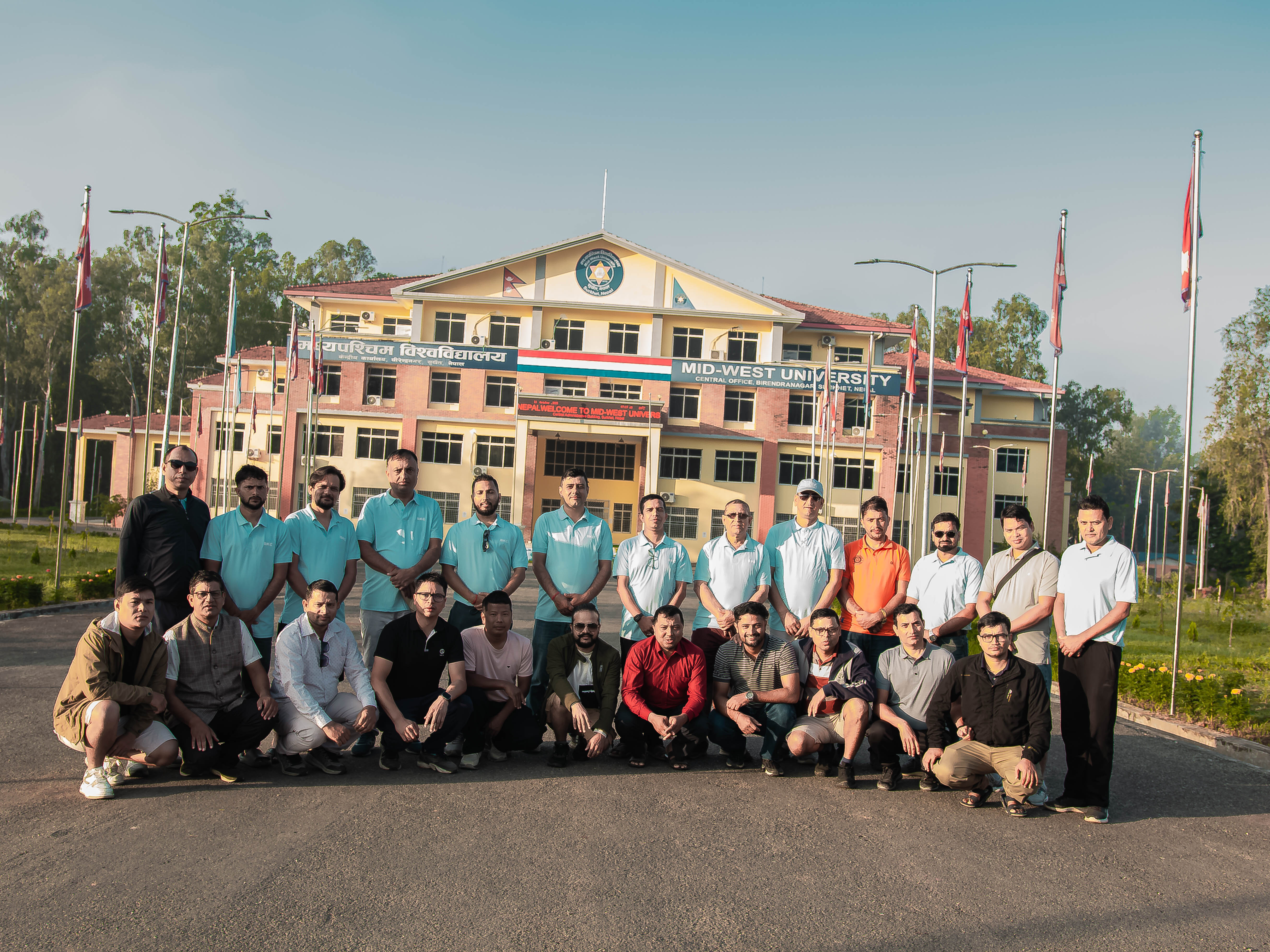 बुटवल कालिका क्याम्पस मध्यपश्चिम विश्वविद्यालयको अवलोकन भ्रमण गर्दै 